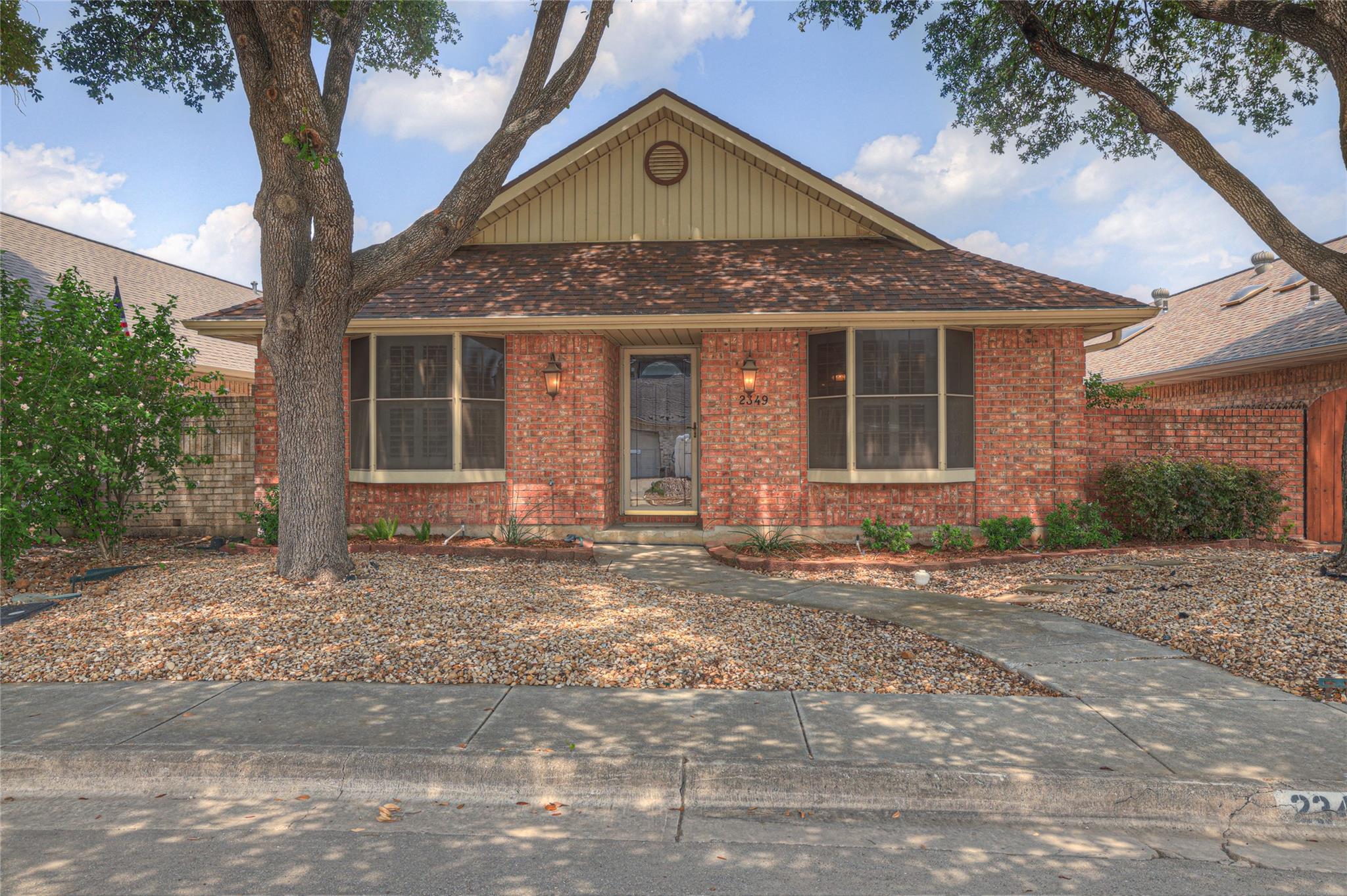 2349 Essex Grace None