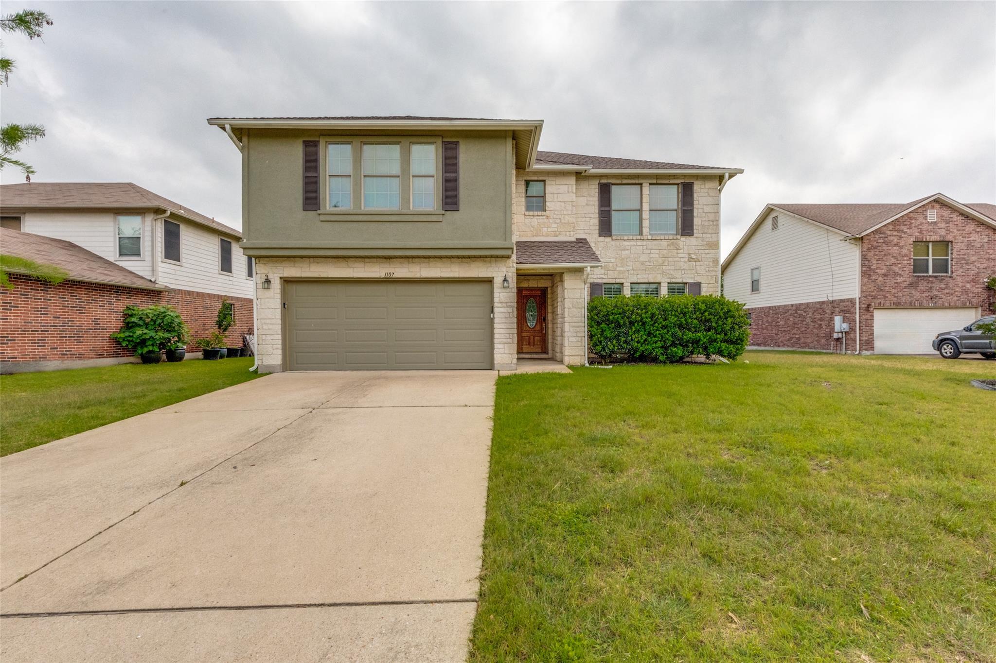Photo 1