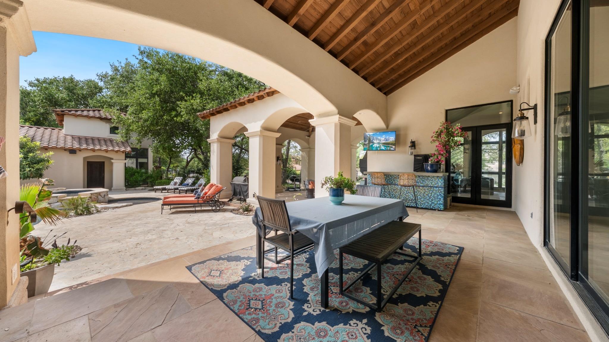 Photo 33