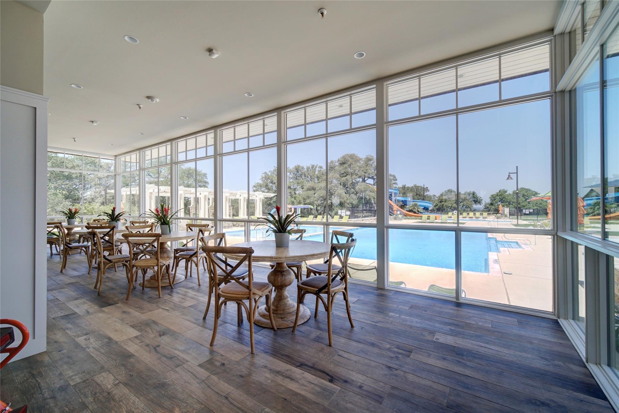 Photo 32